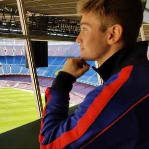 Meet your Posher, Adam